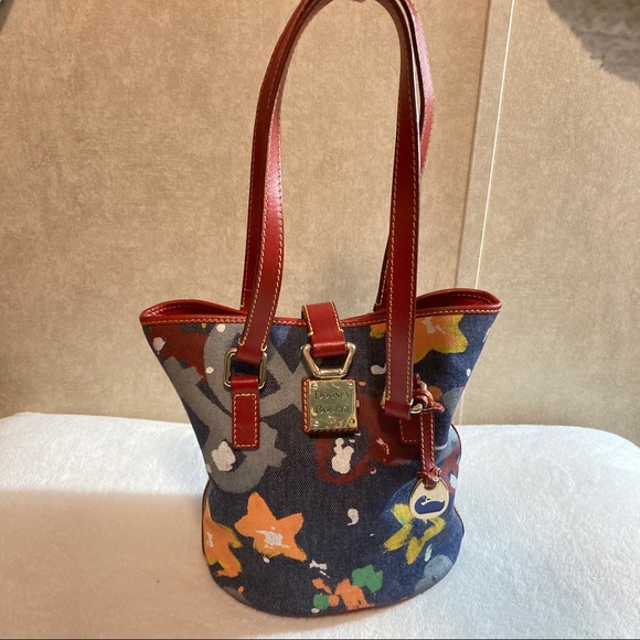 Dooney & Bourke Handbags - Dooney & Bourke Bucket Shoulder Bag